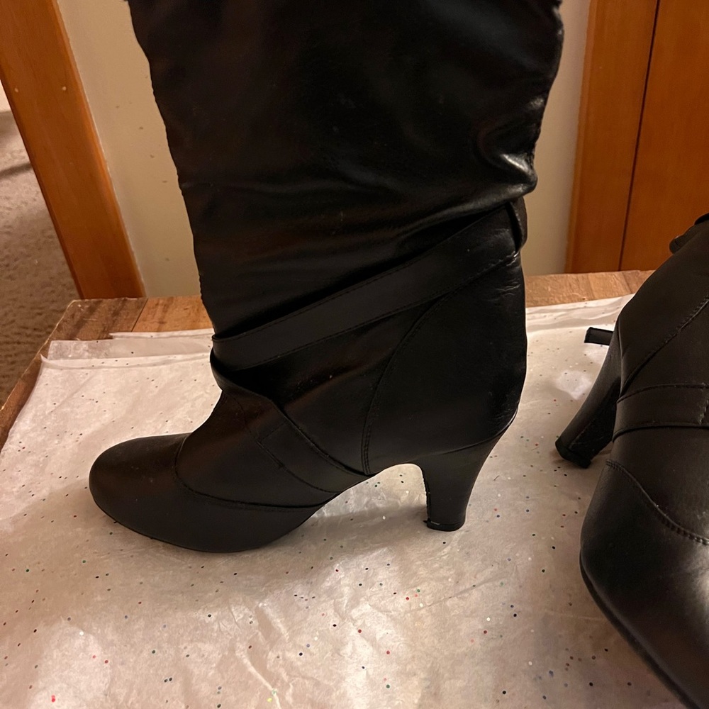 Heeled boots, gently worn, super comfy